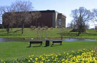 蒙特愛立森大學(xué)