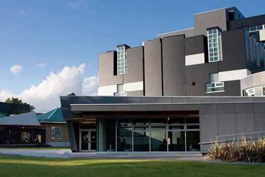 蘭加拉學(xué)院