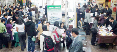 <a href='http://www.llwuxin.cn/' target='_blank'>學在加拿大</a>